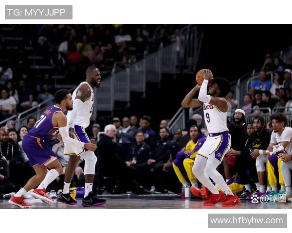 2008年黄蜂与湖人激战回顾：一场经典对决的历史瞬间与战术解析
